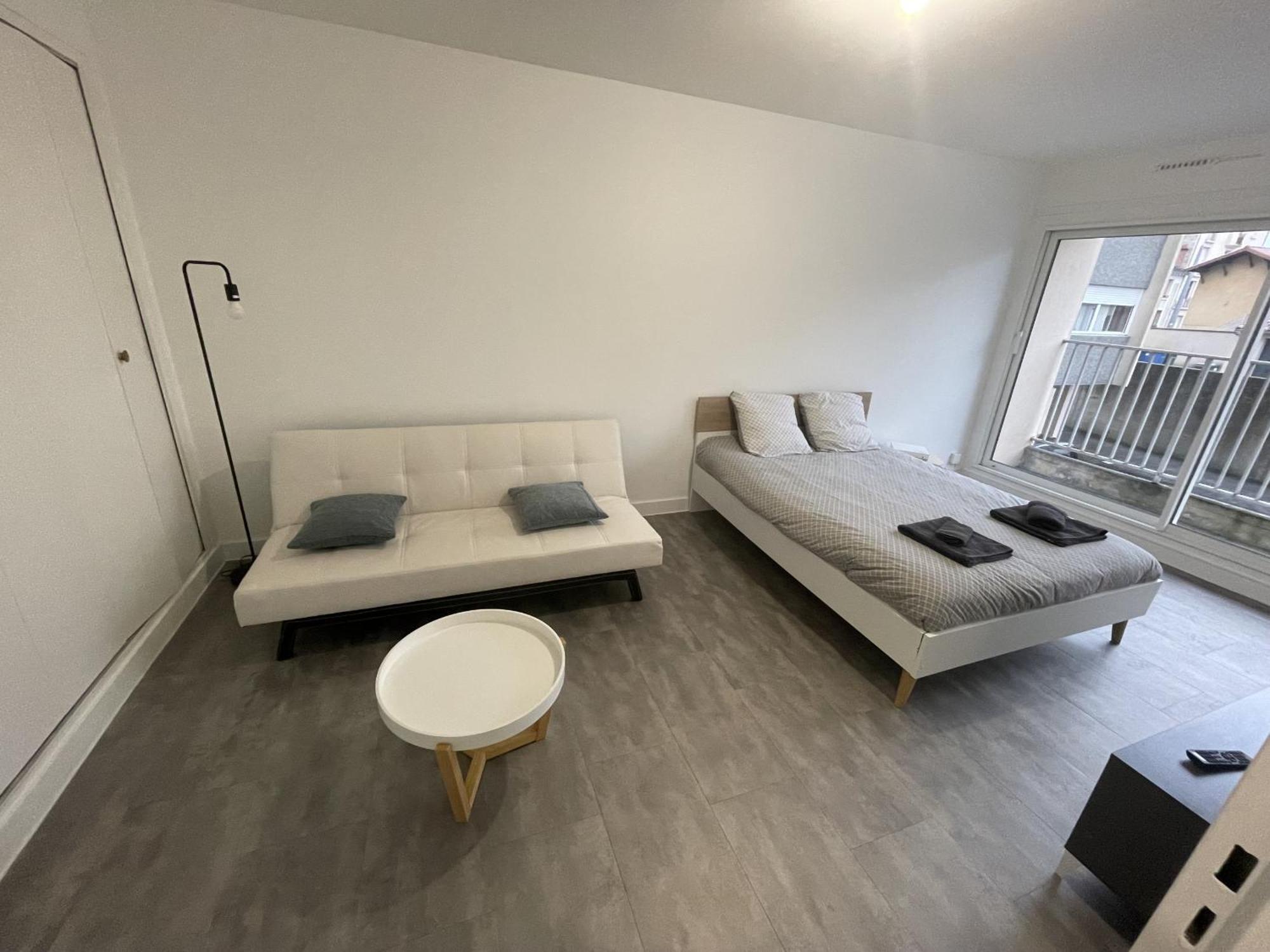 Logement Neuf A Proximite Du Centre Ville Avec Parking Limoges Exterior photo