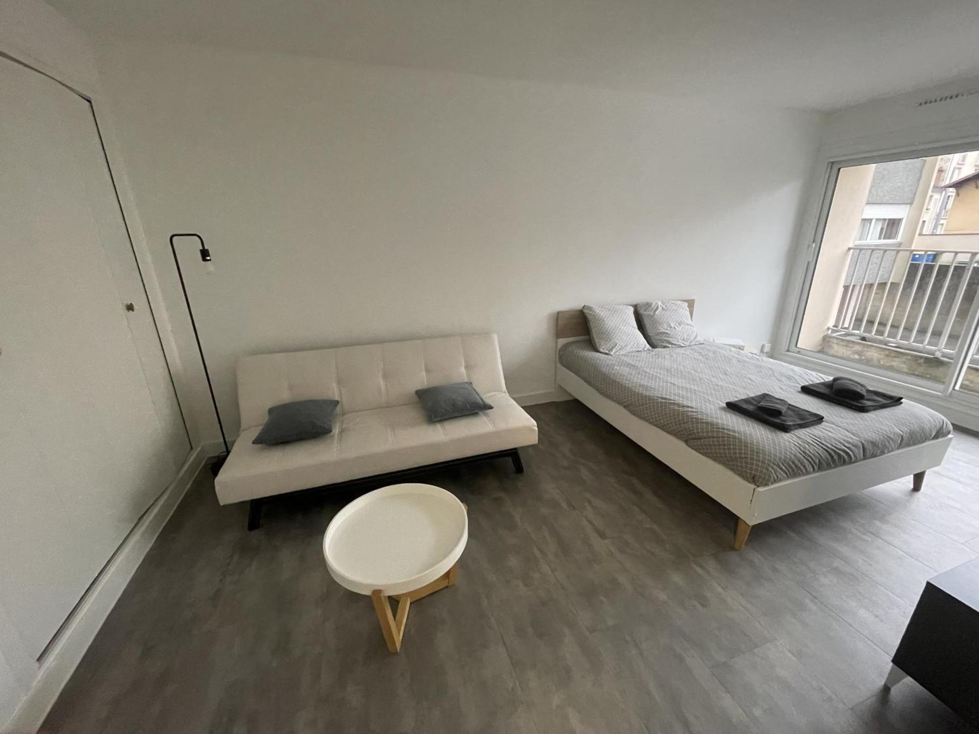 Logement Neuf A Proximite Du Centre Ville Avec Parking Limoges Exterior photo